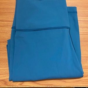 NWOT LULULEMON WUNDER UNDERS 25”